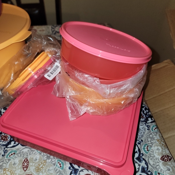 Tupperware Alfresco Serving Set - Picture 3 of 6